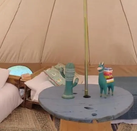 Stargazer Bell Tent - Hang Out Zone Campingplads Marske